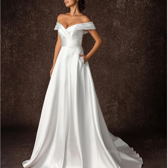 Wedding Gown - Picture 2 of 3